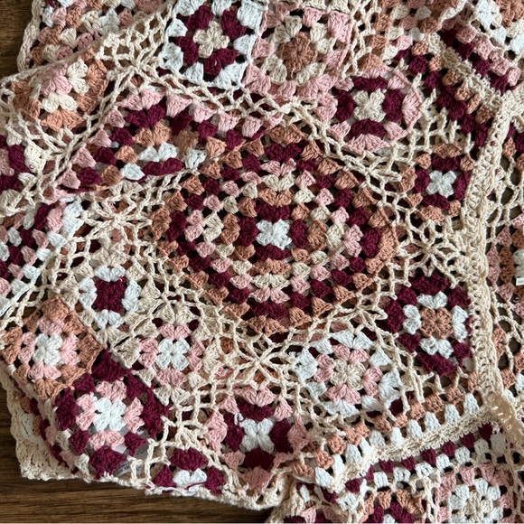 Handmade Crochet Two-Piece Set in Cream & Mauve - Picture 3 of 5